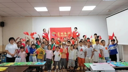 庆“八一”手工活动